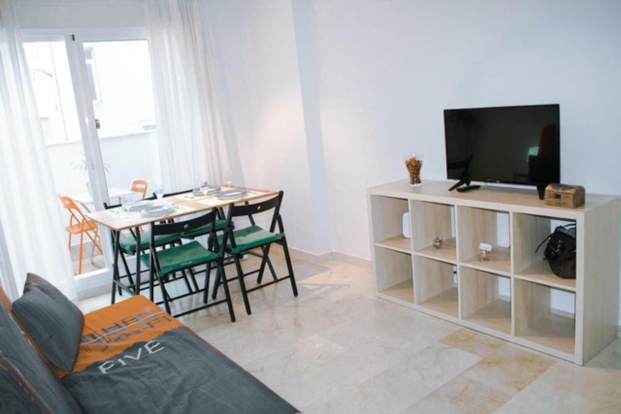 Apartamento Juan De Herrera Malaga Bagian luar foto