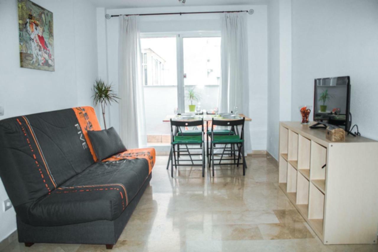 Apartamento Juan De Herrera Malaga Bagian luar foto